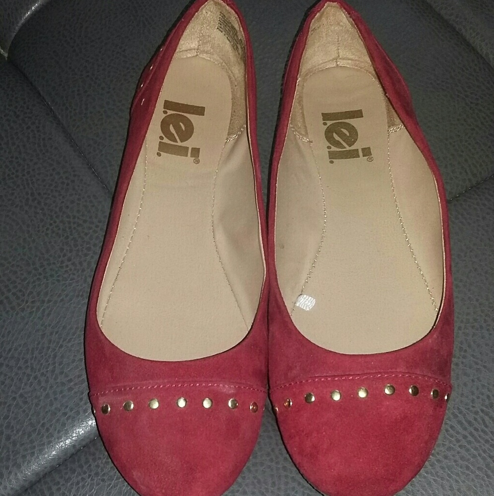 lei Red suede flats with gold studs